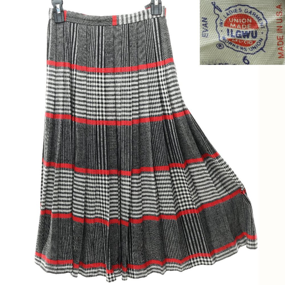 Vintage ILGWU Tag 70s Pleated Skirt • Union Made in the USA • Size Women's 6
